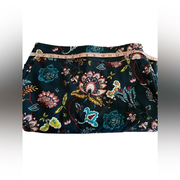 Loft by Ann Taylor Pencil Skirt Dark Hunter Green w/Floral Design Size 6 - Picture 6 of 10